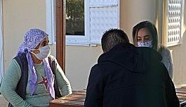 Antalya'da pes dedirten kapkaç: Para dolu cüzdanı bıraktı, iğneleri alıp kaçtı