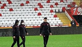 Antalyaspor - Hatayspor maçı yağmur sebebiyle ertelendi