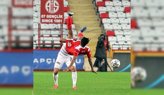 Antalyaspor'dan, 15 haftada 2 farklı mağlubiyet