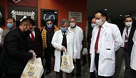 Arıcılardan sağlık çalışanlarına 'ballı' sürpriz