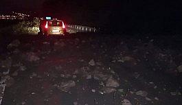 Artvin'de heyelan nedeniyle karayolu trafiğe kapandı