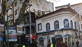 Atlı polisler kısıtlamaya uymayanların peşinde