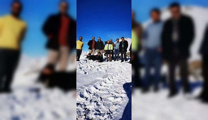 Bahçesaray köy ve mahalle yolarında kar çalışması