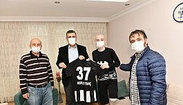 Başkan Bozkurt'tan ayağı kesilen Tunç'a moral ziyareti