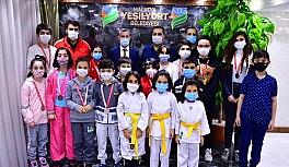 Başkan Çınar, kata şampiyonlarını misafir etti