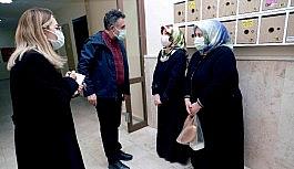 Başkan Sandal, Uzundere'deki depremzedeleri unutmadı