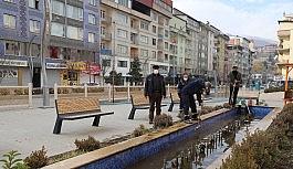 Belediye süs havuzunda kış bakımı