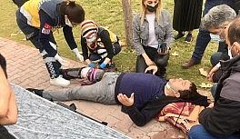 Bıçaklanan taksi şoförüne ilk müdahaleyi yolcusu yaptı