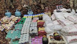 Bitlis'te teröristlere ait toprağa gömülü yaşam malzemeleri ele geçirildi