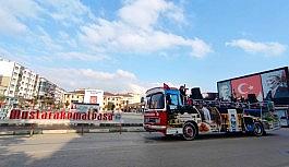 Boş kalan sokaklar mehter marşlarıyla yankılandı