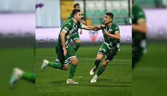 Bursaspor'un golleri ilk ve son dakikalarda geliyor