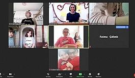 Çocuklar çevrim içi atölyede kurabiye yaptı