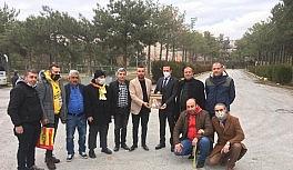 Derginin ilk sayısı Kulüp Başkanı Adil Gevrek'e verildi