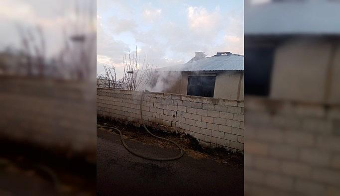 Edremit'te ev yangını