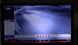 Ekiplerden kaçtı, dükkana ışık hızıyla böyle girdi