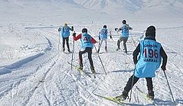 Eksi 15 derecede birincilik için ter döktüler