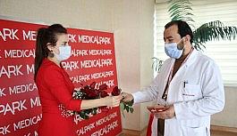 Elazığ'da yeni yıl öncesi sağlıkçılara moral