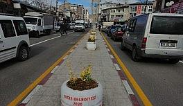 Erciş Belediyesinden caddelerde dekoratif çalışmalar