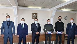 Erciş'te 586 öğrenciye tablet desteği