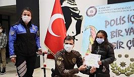 Hakkari Emniyet Müdürlüğünden başarılı öğrencilere ödül