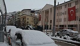 Hakkari'de 74 yerleşim yeri ulaşıma kapandı