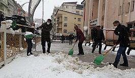 Hakkari'de kar timleri görev başında