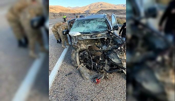 İliç'te trafik kazası: 2 ölü