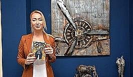 İlk kitabında ayrılık, aşk ve hüznü anlattı