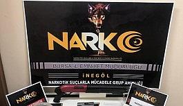 İnegöl'de uyuşturucu operasyonu: 5 kişiden 3'ü tutuklandı.