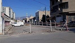 İzmir'de ilginç olay: 'Sokak benim' dedi, beton çitlerle kapattı