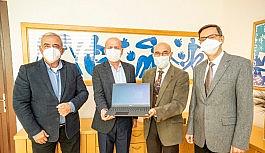 İzmir'deki depremzede öğrencilere bilgisayar bağışı