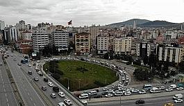 Kadıköy'de şüpheli çanta polisi alarma geçirdi: Trafik felç oldu