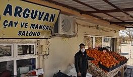 Kapatılan kahvehane ve çay ocağı işletmecilerinden manav hizmeti