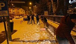Karla birlikte karla mücadele ekiplerine ikramiye yağdı
