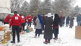 Kars'ta Kızılay ihtiyaç sahiplerini unutmadı