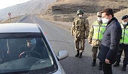 Kaymakam Kaptanoğlu, Jandarma kontrol uygulama noktasını ziyaret etti