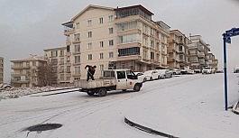 Keçiören'de 150 personelle ilk kar temizliği yapıldı