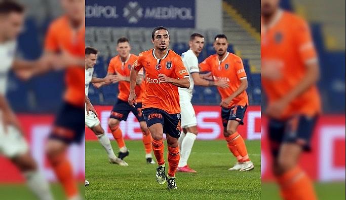 Kırmızı kartı iptal olan Rafael, ilk 11'de