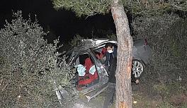 Kısıtlamada sokağa çıktılar, polisin 'dur' ihtarına uymayınca kaza yaptılar