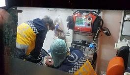 Kısıtlamayı delen alkollü sürücü, evine gitmek için durakta bekleyen kadına çarptı