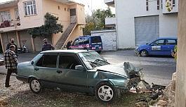 Kontrolden çıkan otomobil duvara çarptı: 1 yaralı