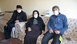 Konya'da 20 torunlu 95 yaşındaki kadın korona virüsü yendi
