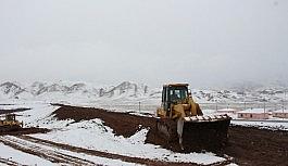 Kuraklıktan dolayı ekemedikleri 600 dönüm araziye gölet yapılıyor