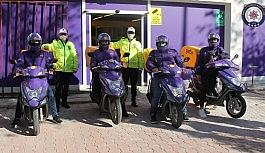 Kuryelere 'hayatıma kastım yok, kaskım var' bilgilendirmesi