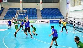 Lider Yeni Mamak GSK Hentbol Takımı farklı kazandı