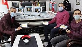 Maçka'da 8. sınıflara tablet dağıtıldı