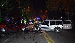 Malatya'da 3 aracın karıştığı kazada 4 kişi yaralandı