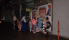 Malatya'da 5 katlı bir apartmanın çatısında korkutan yangın