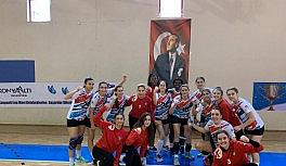 Mavi Kelebekler, çeyrek finalde