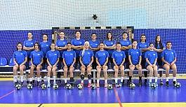 Mavi Kelebekler, ilk maçtan galip ayrıldı